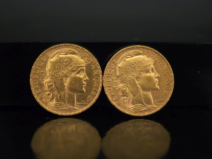 Deux pièces de 20 Francs or, 1908 et 1909. FRAIS ACHETEURS 10% HT.   