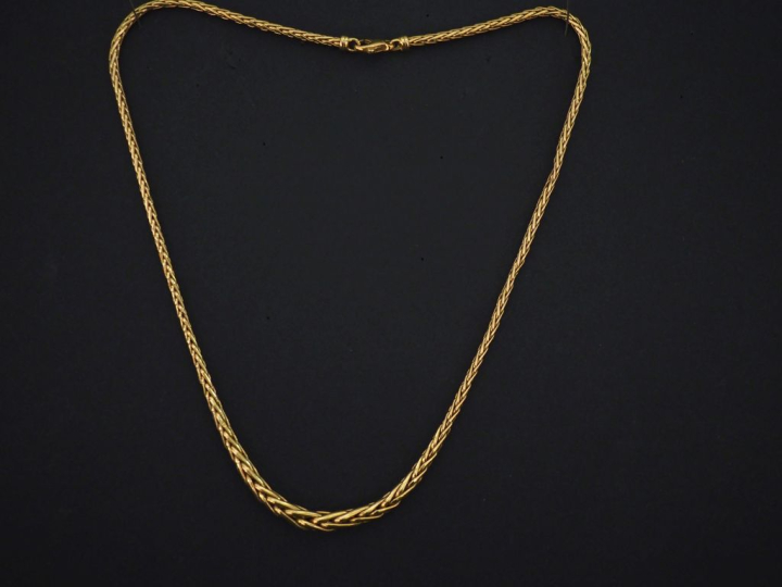 Collier souple en or jaune 750, maille palmier en chute.  Long. 45 cm 