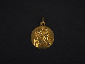 Vente aux enchères Médaille religieuse en or jaune 750, figurant Saint Jean-Baptiste port