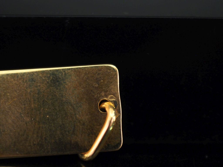 Pendentif rectangulaire en or jaune 750.  2,5 x 1,3 cm Poids. 2,71 g  