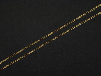 Vente aux enchères Fine chaine en or jaune 750, maille marine.  Long. 40 cm Poids. 1,06 g