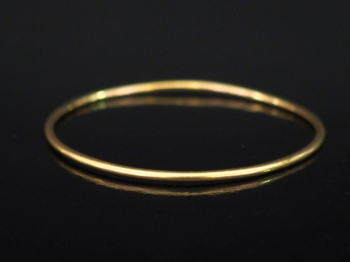 Bracelet jonc en or jaune 750. Diam. interne : 6 cm (environ) Poids. 1