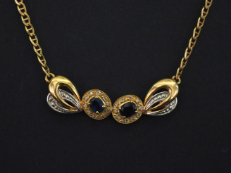 Vente aux enchères Collier souple en or jaune 750, maille marine, ornée en son centre d'u