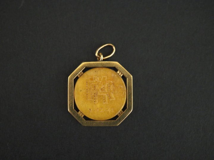 Pendentif octogonal de style Art déco en or jaune 750, serti en son ce