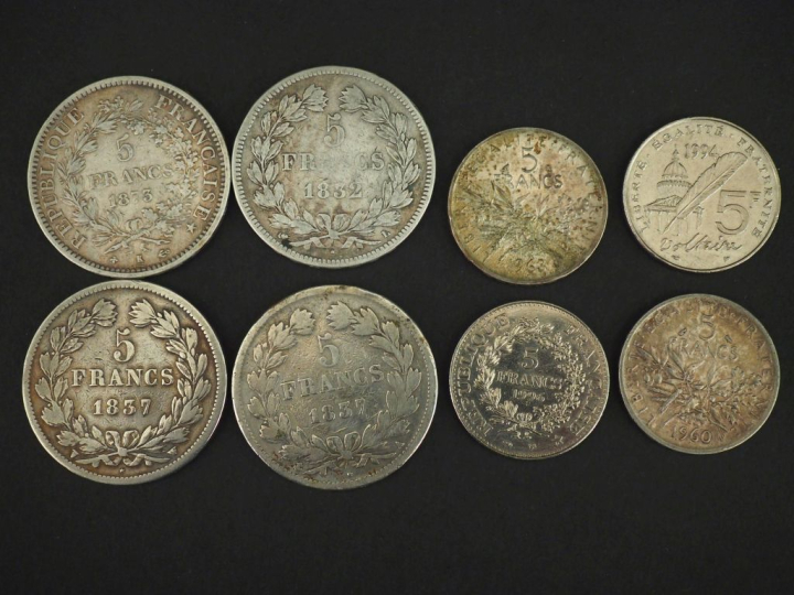 Ensemble comprenant :  - quatre pièces de 5 Francs en argent, 1837-L, 