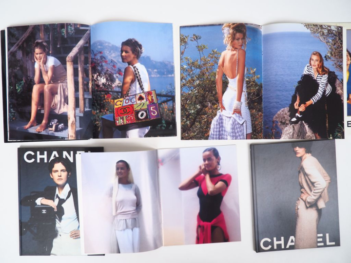 CHANEL, Boutique  Sept catalogues photographiés par Karl Lagarfeld. Co