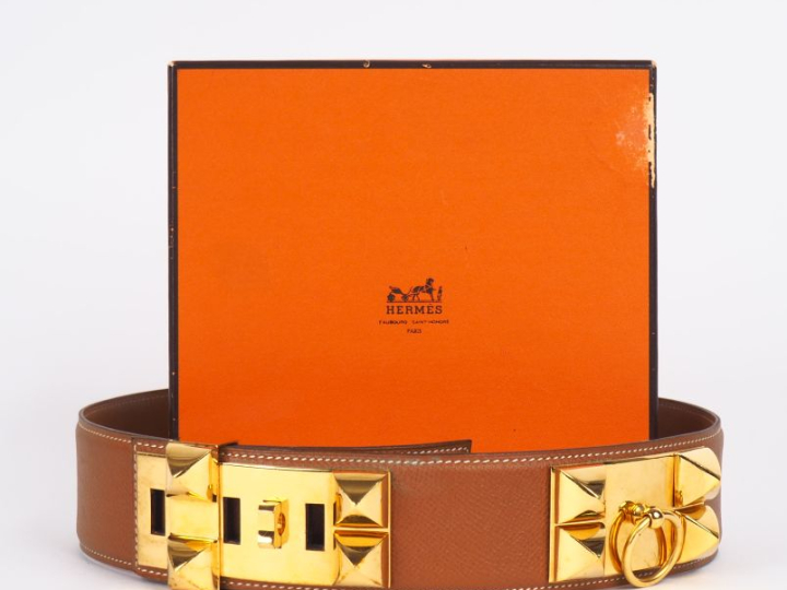 HERMES, Paris Ceinture "Collier de chien" en cuir marron.  Garniture e