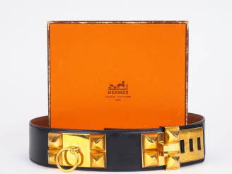 Vente aux enchères HERMES, Paris Ceinture "Collier de chien", en cuir noir.  Garniture en
