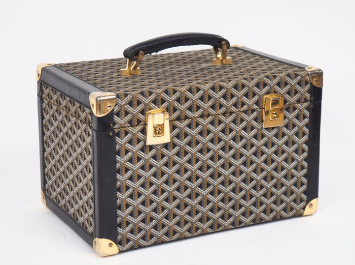 GOYARD, Paris Vanity en tissu gainé de cuir noir.  Garniture en métal 