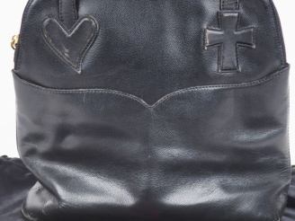Vente aux enchères Christian LACROIX, Paris Sac porté épaulé en cuir noir.  Deux anses en