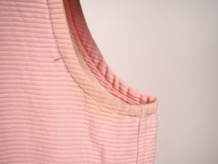 COURREGES, Paris Hyperbole, robe sans manche probablement en coton, de