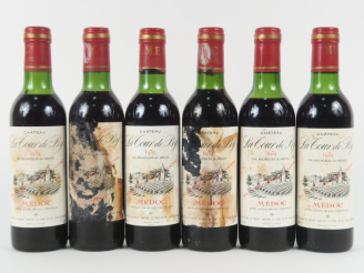 Vente aux enchères 6 BOUTEILLES (37,5 CL) CHÂTEAU LA TOUR DE BY CB MEDOC - 1979 - BG à HE