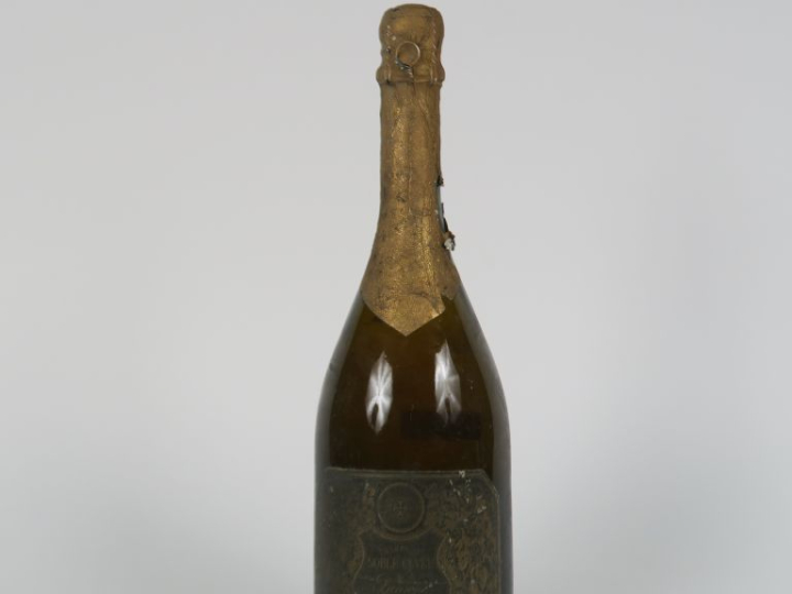 1 BOUTEILLE CHAMPAGNE LANSON 'NOBLE CUVÉE' - EF/COIFFE LEGER ABIMÉE