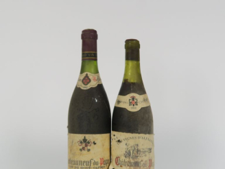 Vente aux enchères 2 BOUTEILLES CHÂTEAUNEUF DU PAPE : 1 CHANTE CIGALE 'LES VIGNES D'ALEXA