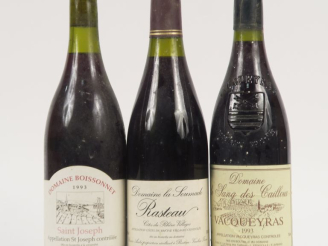 Vente aux enchères 3 BOUTEILLES : 1 RASTEAU DOMAINE LA SOUMADE 1994 - 1 VACQUEYRAS DOMAIN