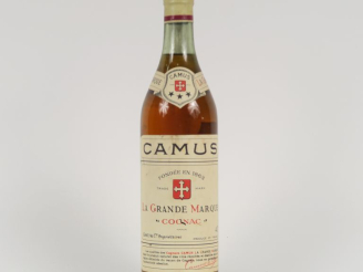 Vente aux enchères 1 VIEILLE BOUTEILLE COGNAC CAMUS 'LA GRANDE MARQUE'