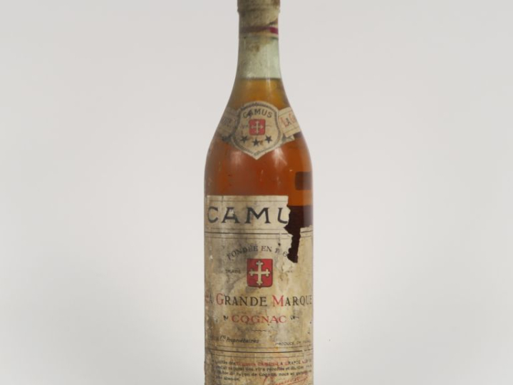 1 VIEILLE BOUTEILLE COGNAC CAMUS 'LA GRANDE MARQUE'