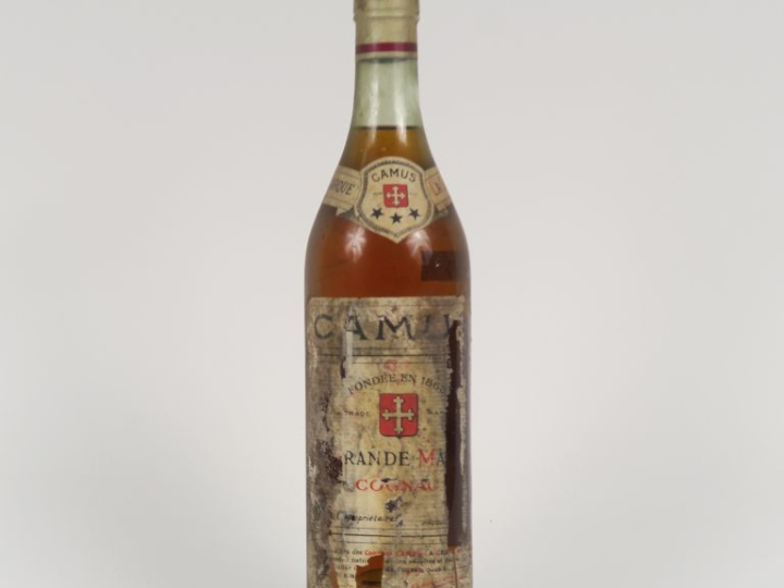 1 VIEILLE BOUTEILLE COGNAC CAMUS 'LA GRANDE MARQUE'