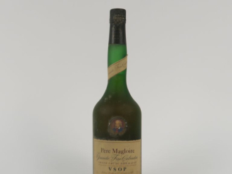 Vente aux enchères 1 BOUTEILLE GRANDE FINE CALVADOS 'VSOP' PÈRE MAGLOIRE