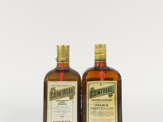 Vente aux enchères 2 BOUTEILLES COINTREAU