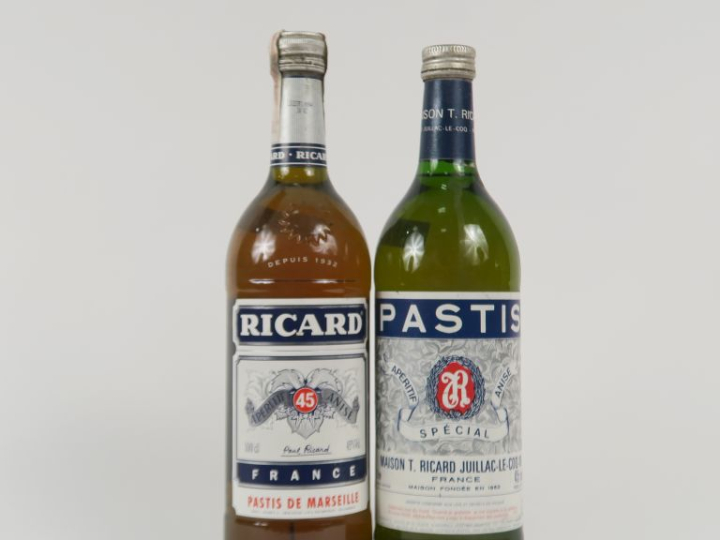 2 BOUTEILLES PASTIS : 1 RICARD (1 L) - 1 MAISON T. RICARD JUILLAC LE C