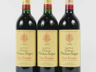 Vente aux enchères 3 BOUTEILLES CHÂTEAU PHÉLAN SEGUR ST ESTEPHE - 1993