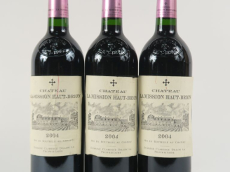 Vente aux enchères 3 BOUTEILLLES CHÂTEAU LA MISSION HAUT BRION CC GRAVES - 2004 - 2 ELA