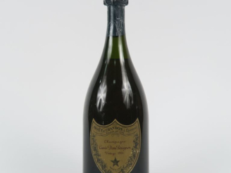 Vente aux enchères 1 BOUTEILLE CHAMPAGNE DOM PERIGNON - 1964 - 3 CM