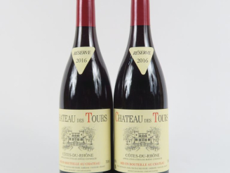Vente aux enchères 2 BOUTEILLES CHÂTEAU DES TOURS EMMANUEL RAYNAUD CÔTES DU RHÔNE - 2016