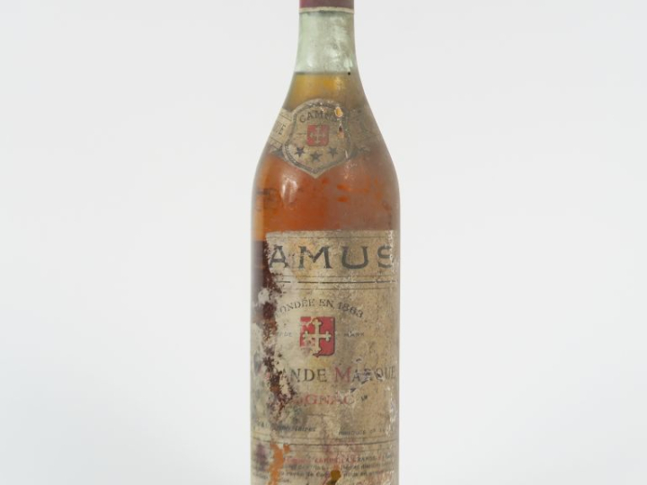 1 VIEILLE BOUTEILLE CAMUS 'LA GRANDE MARQUE' *** - BS/EA