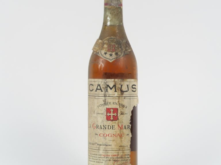 1 VIEILLE BOUTEILLE CAMUS 'LA GRANDE MARQUE' *** - BS/EA