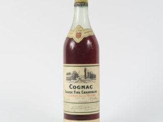 Vente aux enchères 1 VIEILLE BOUTEILLE COGNAC GRANDE FINE CHAMPAGNE DU LOGIS DE LA MOTHE