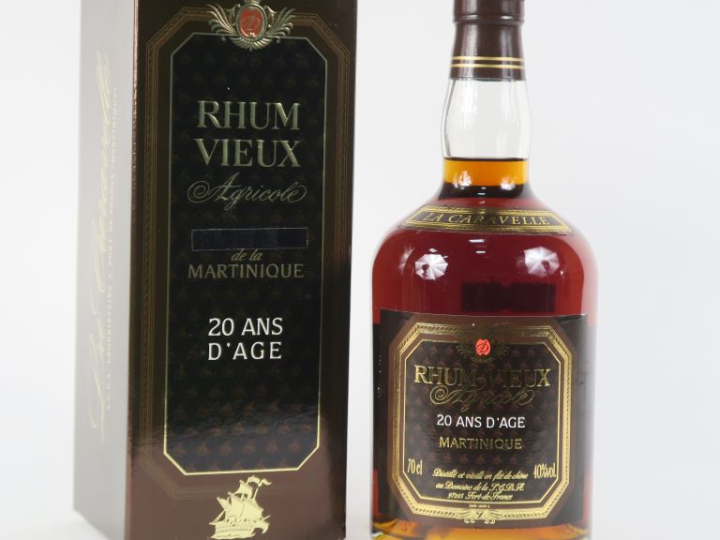 1 BOUTEILLE RHUM VIEUX 'LA CARAVELLE' 20 ANS - COFFRET