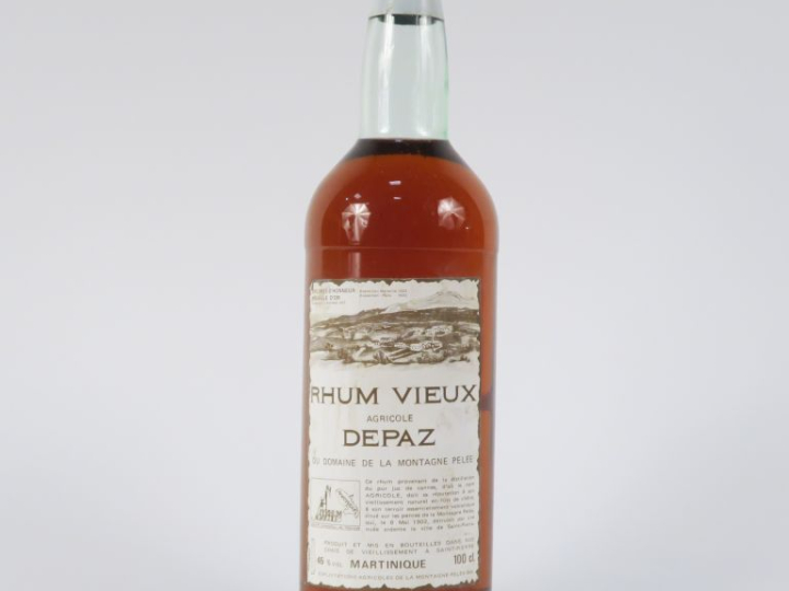 1 BOUTEILLE (1 L) RHUM VIEUX DEPAZ DU DOMAINE DE LA MONTAGNE PELÉE 45°