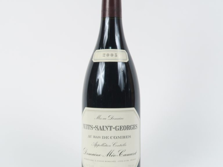 1 BOUTEILLE NUITS ST GEORGES 'AU BAS DES COMBES' DOMAINE MEO CAMUZET -