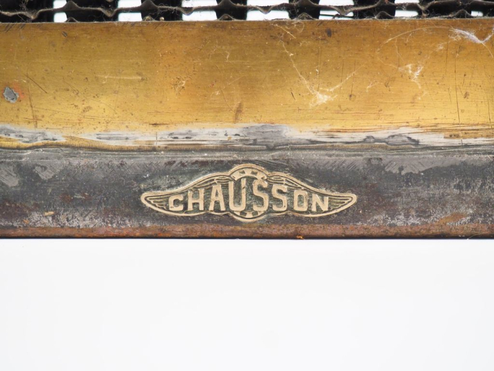 CHAUSSON.  Radiateur automobile n° 5151. Dim. 46 x 43 13 cm.