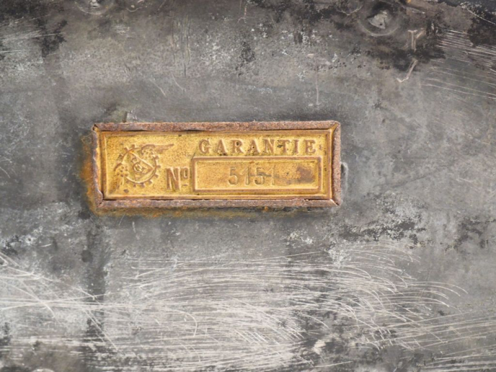 CHAUSSON.  Radiateur automobile n° 5151. Dim. 46 x 43 13 cm.