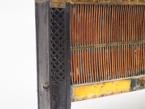 Radiateur automobile. Dim. 68 x 91 x 16 cm.