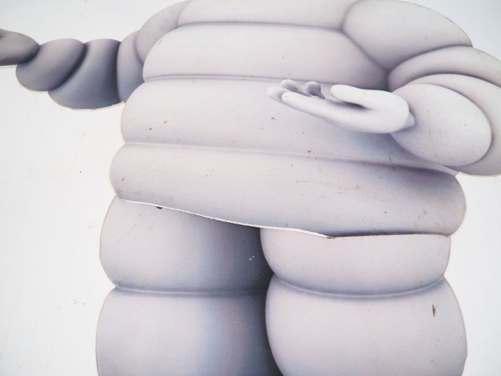 MICHELIN. Lot de deux éléments publicitaires en carton. Dim.153 x 93 c
