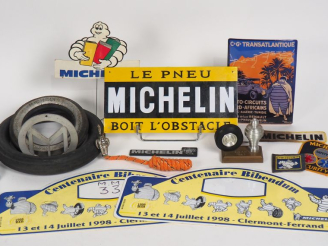 Vente aux enchères MICHELIN. Lot de différents objets publicitaires.