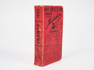Vente aux enchères MICHELIN.  Guide rouge 1953. (accidents et frottements).