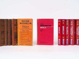 Vente aux enchères MICHELIN. Guides Bénélux 1921, 1922 ( x 2 ), 1924, 1929, 1934-1935, 19