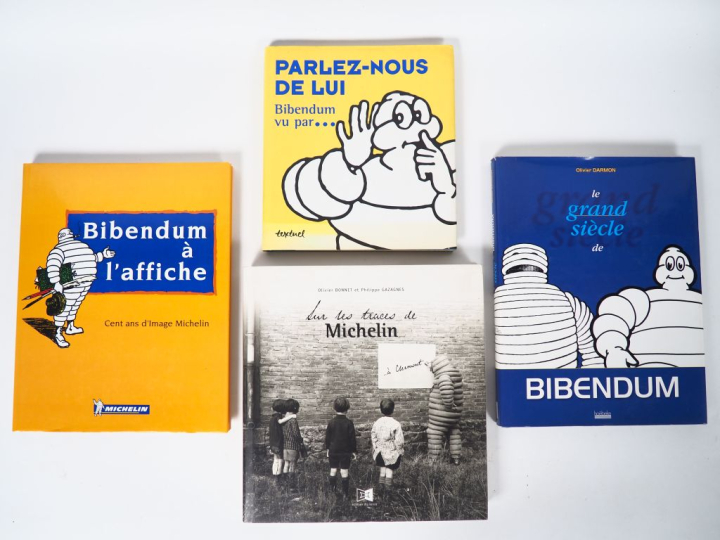 MICHELIN. Lot de quatre livres : - Bibendum à l'affiche - Le grand siè