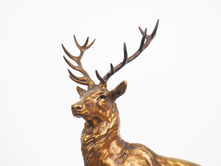 J. E. MASSON. "le grand cerf à douze bois". Sculpture en bronze à doub