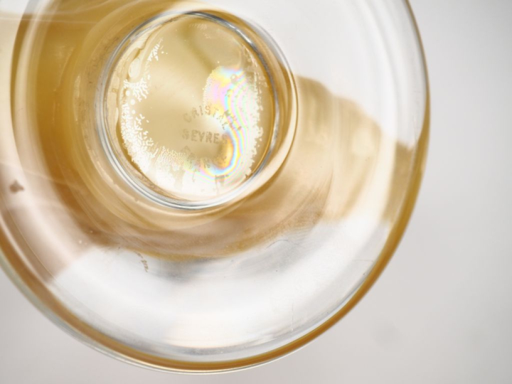 Bougeoir double bicolore en cristal jaune et translucide à décor de vi