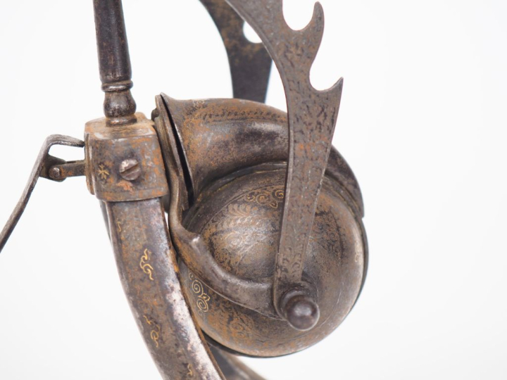 Nécessaire d’écriture, travail anglo-indien, XIXe siècle Objet tripode