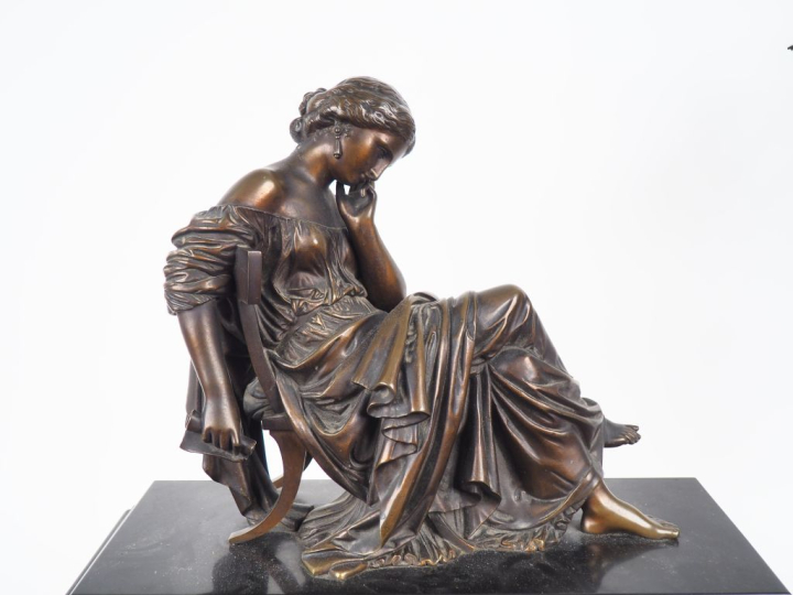 Garniture de cheminée Napoléon III en marbre noir et bronze, la pendul