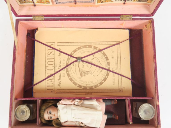 	Trousse scolaire avec appareil de reproduction de dessins Circa 1900 