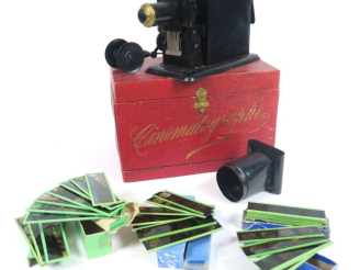 Vente aux enchères Coffret cinématographe contenant lanterne magique projecteur pouvant a
