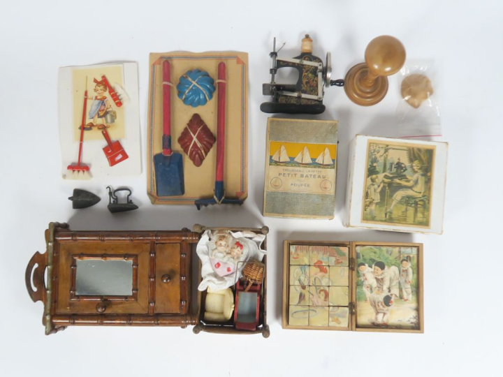 Lot de jouets anciens                                                 